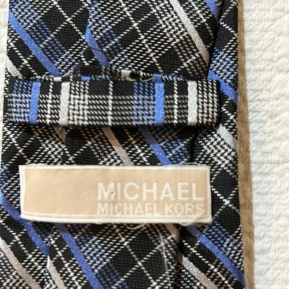 MK tie - Picture 6 of 6